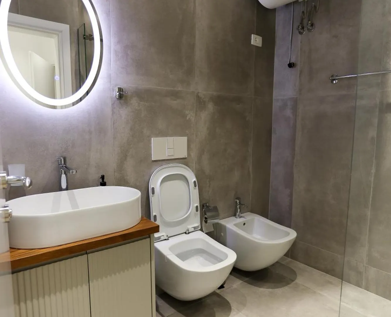 Doraci Apartments Тирана