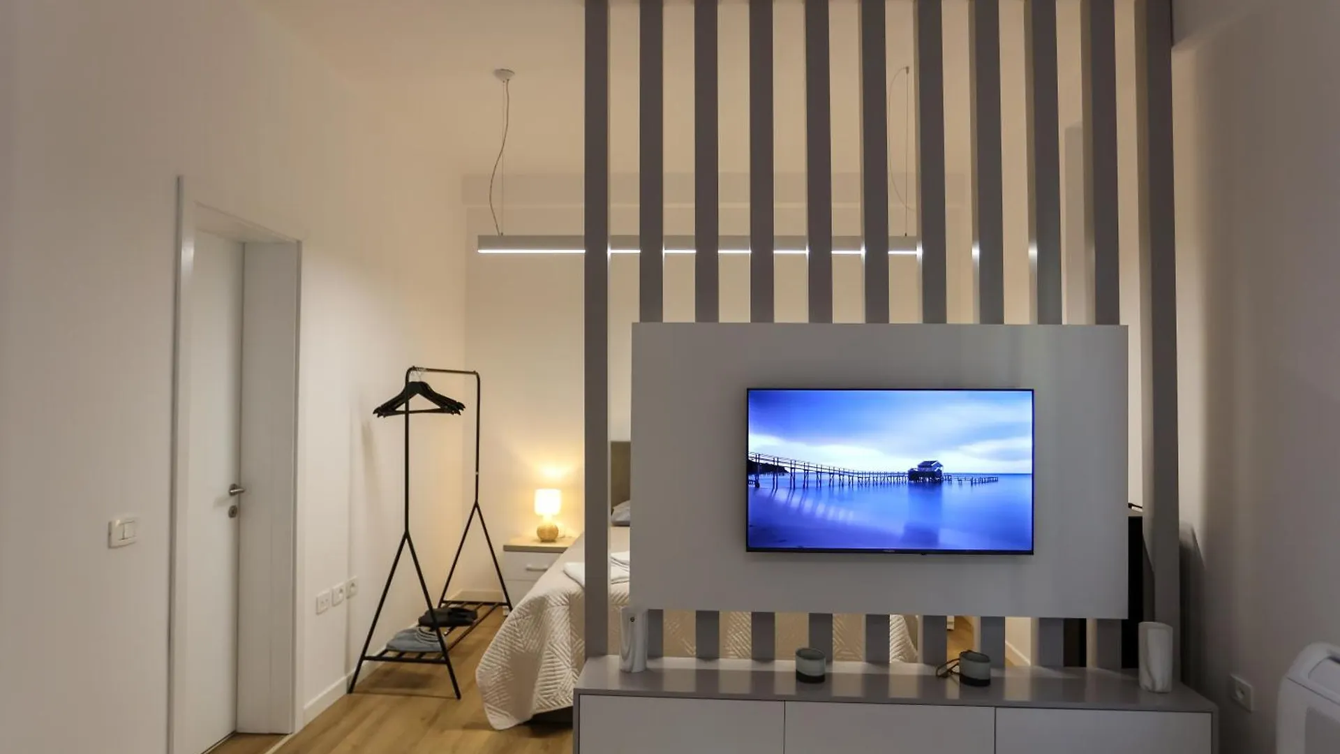 Doraci Apartments Тирана 0*,  Албания